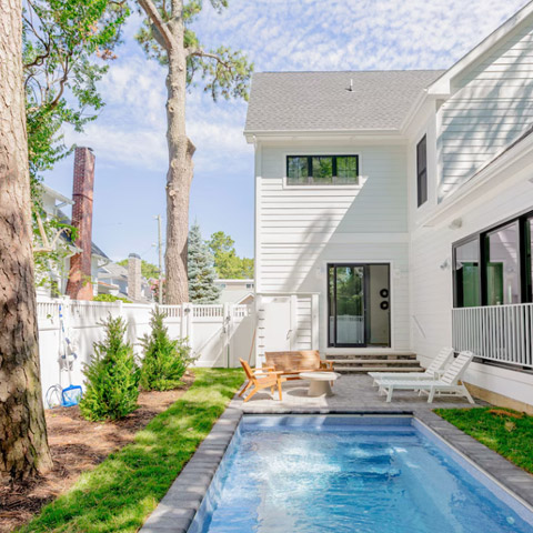 Home with Pool, 5 min walk to Beach & Shops – Sleeps 12